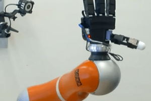 This Robotic Arm Catches Things Better Than You Do