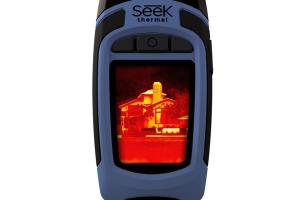 Seek Reveal: Handheld Thermal Imager + Flashlight