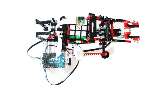 BricKuber Raspberry Pi Rubik's Cube Solving Robot