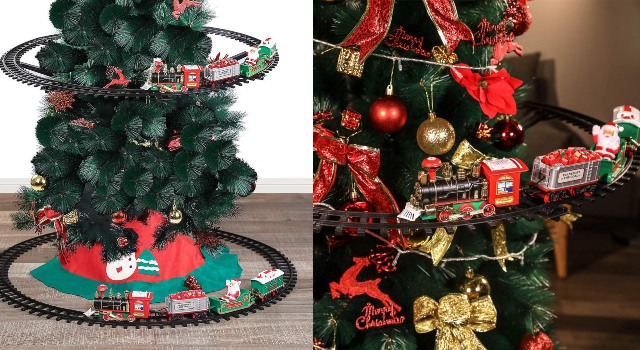 train set around the christmas tree